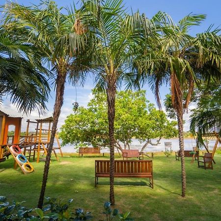 Apto Guarajuba Praia Condominio Porto Smeralda-100 Metros Da Praia Zewnętrze zdjęcie