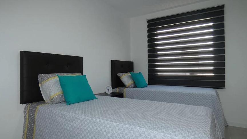 Apto Guarajuba Praia Condominio Porto Smeralda-100 Metros Da Praia Zewnętrze zdjęcie