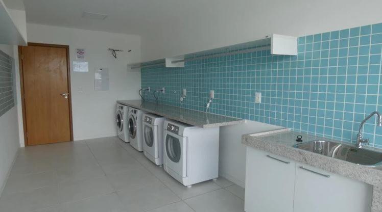 Apto Guarajuba Praia Condominio Porto Smeralda-100 Metros Da Praia Zewnętrze zdjęcie